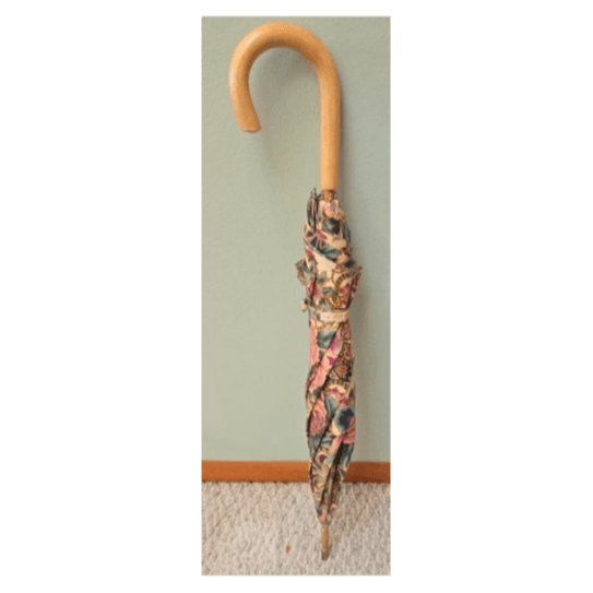 Vintage Floral Patterned Umbrella with Elegant Wooden Handle